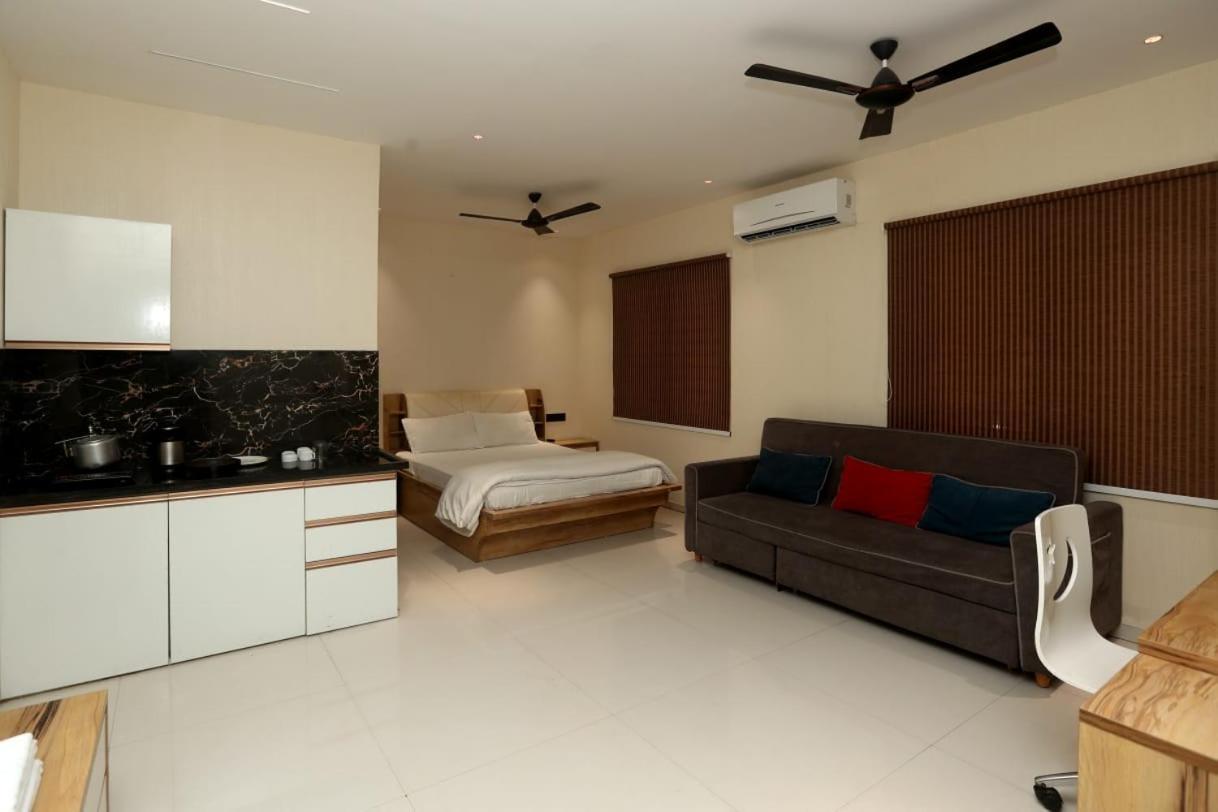Stay10 Luxury Service Apartment Indore Eksteriør billede
