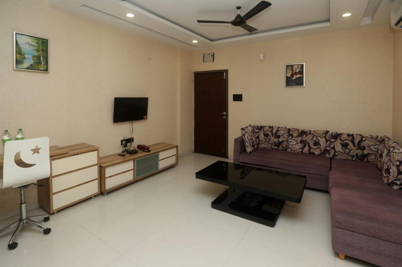 Stay10 Luxury Service Apartment Indore Eksteriør billede